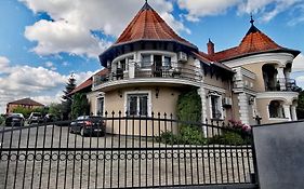 Admiral Villa Felnottbarat Szallashely